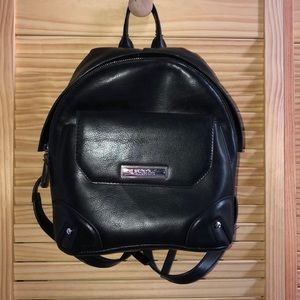 black backpack/purse